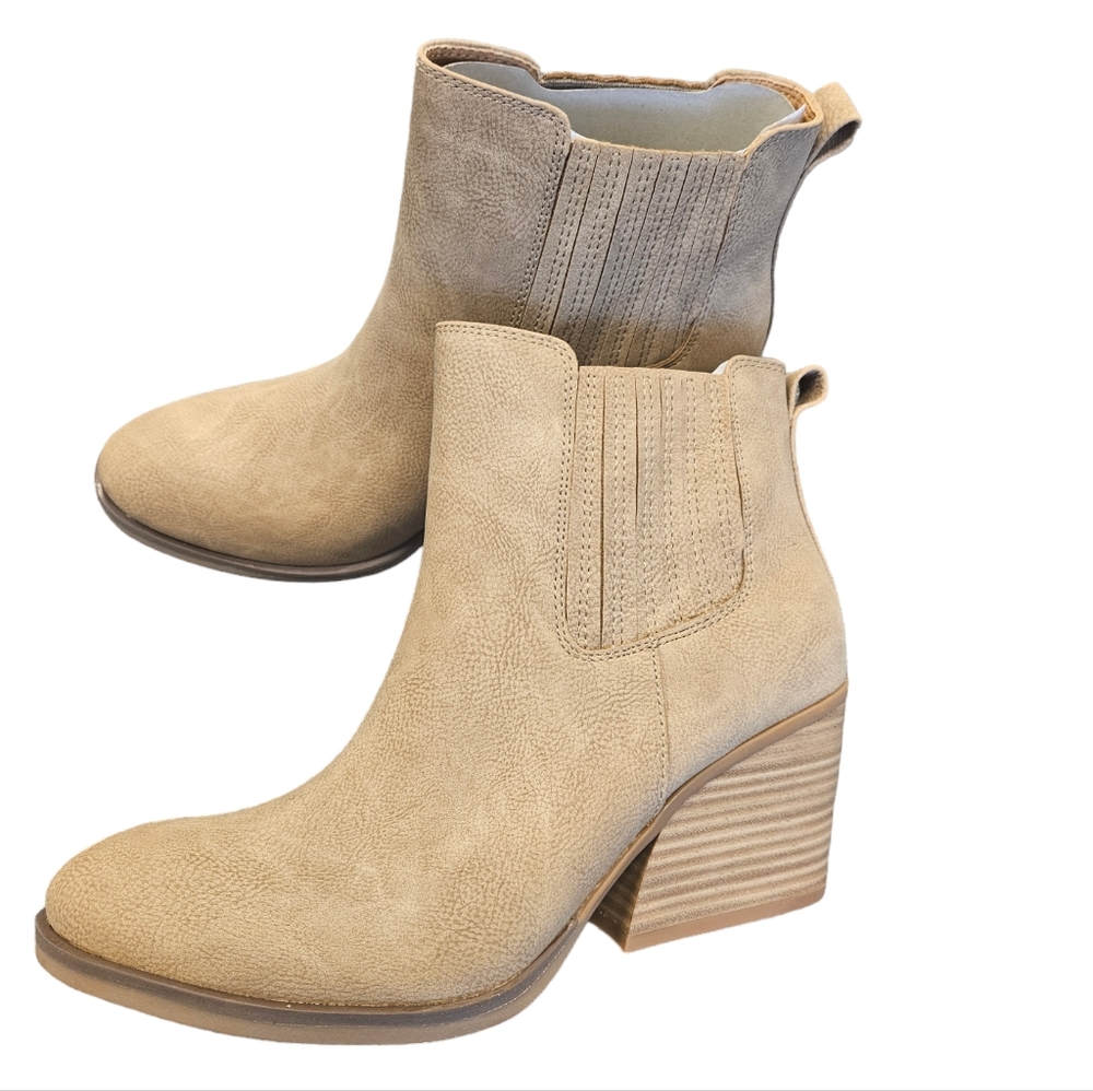 Korks Hadley Natural Nubuck Block Heel Booties NEW